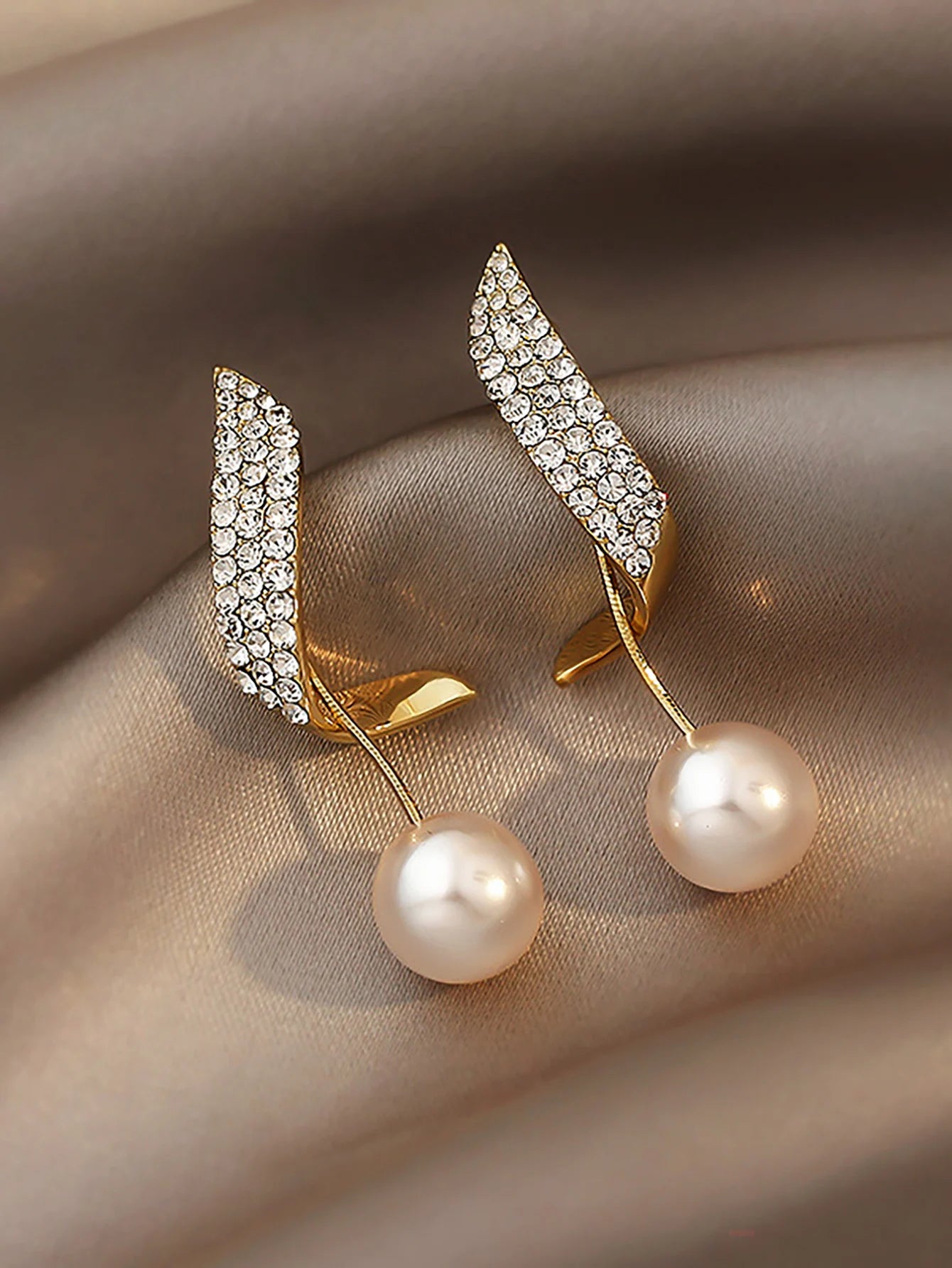 2 Pieces Of Women's Trendy And Elegant Pearl Tassel Earrings, Outdoor